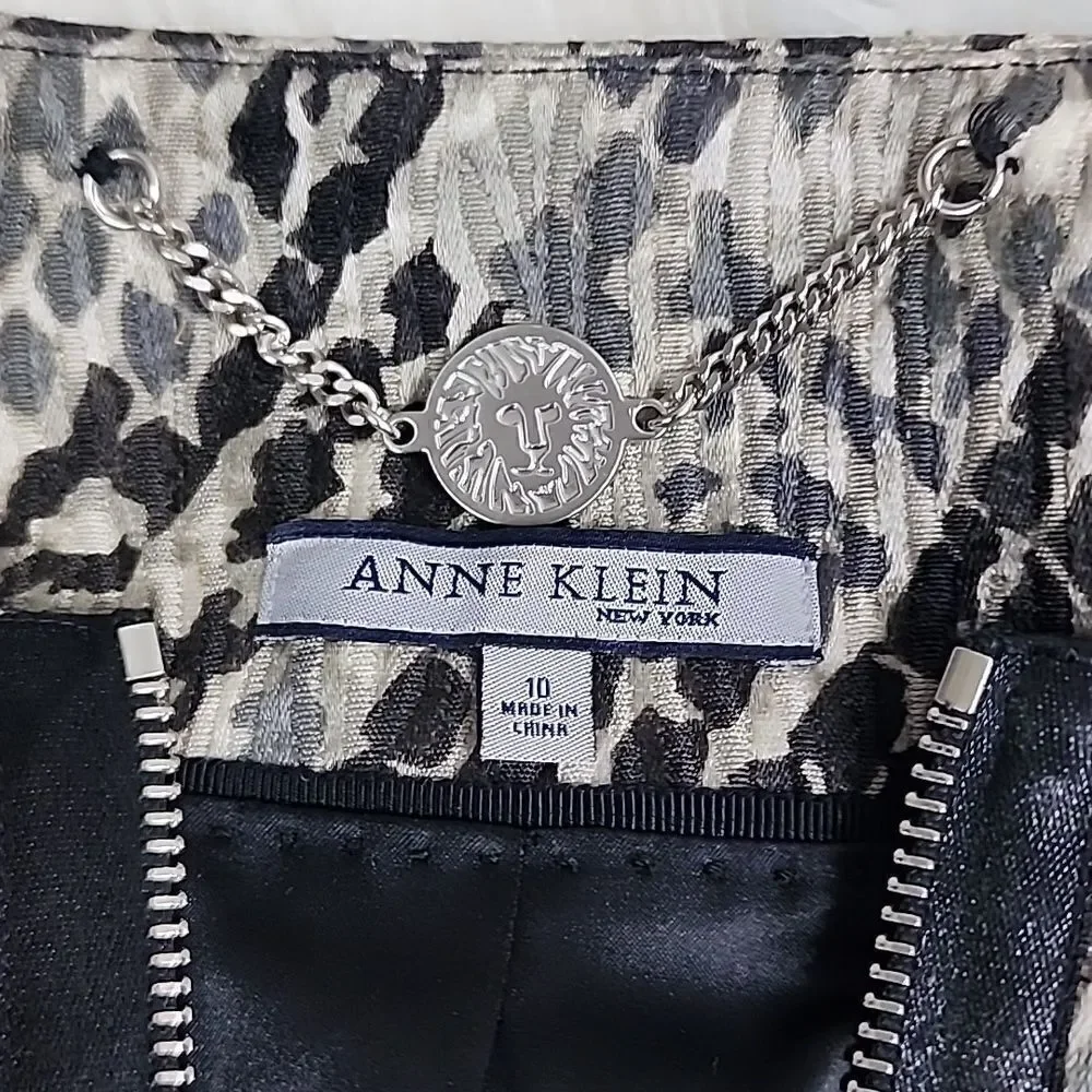 Silk & Wool Blend Black & Gray Animal Print Anne Klein Zippered Jacket
